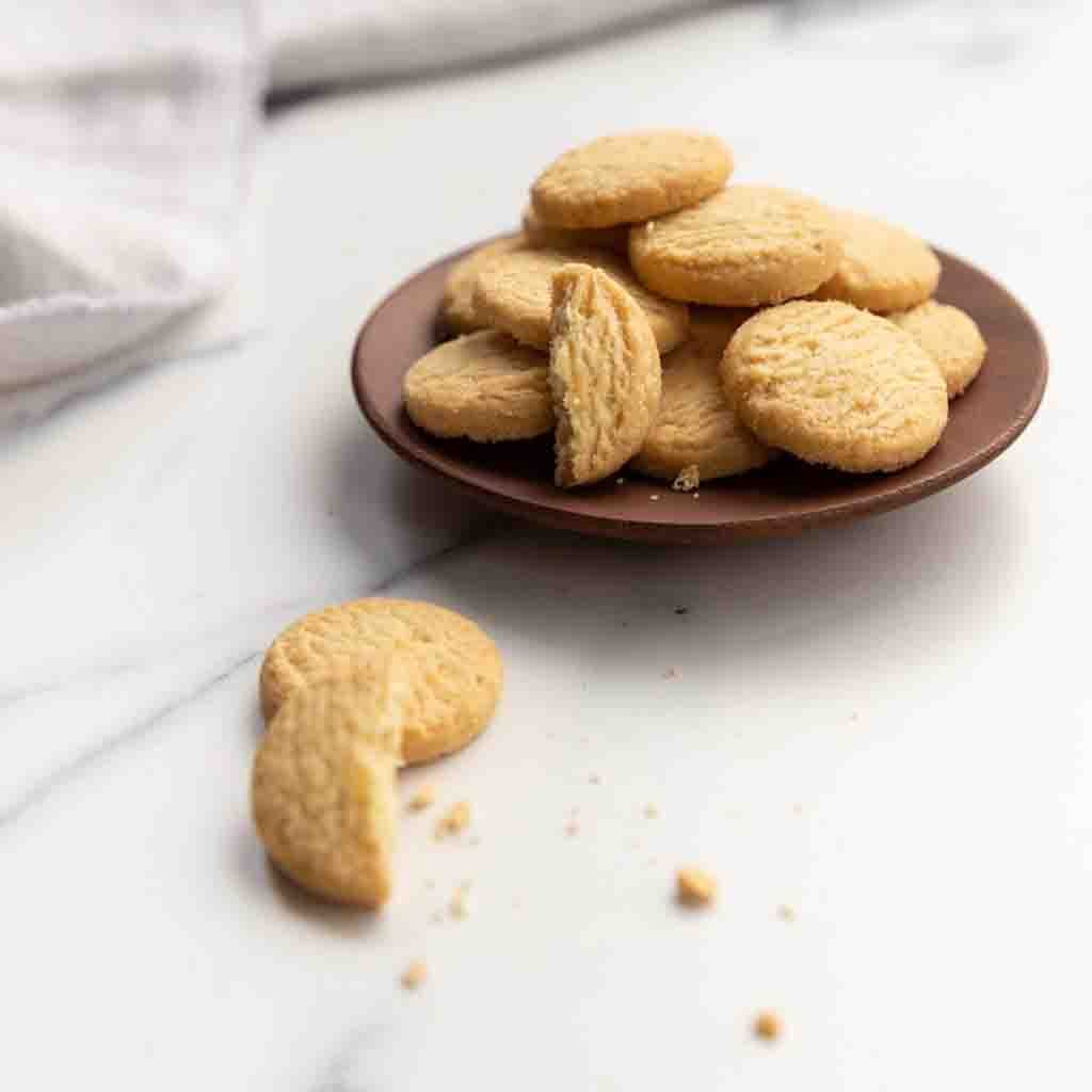 https://www.lebensmittel-sonderposten.de/media/image/46/60/43/Walkers_mini_Shortbread_Rounds_einzeln_front_96dpi.jpg