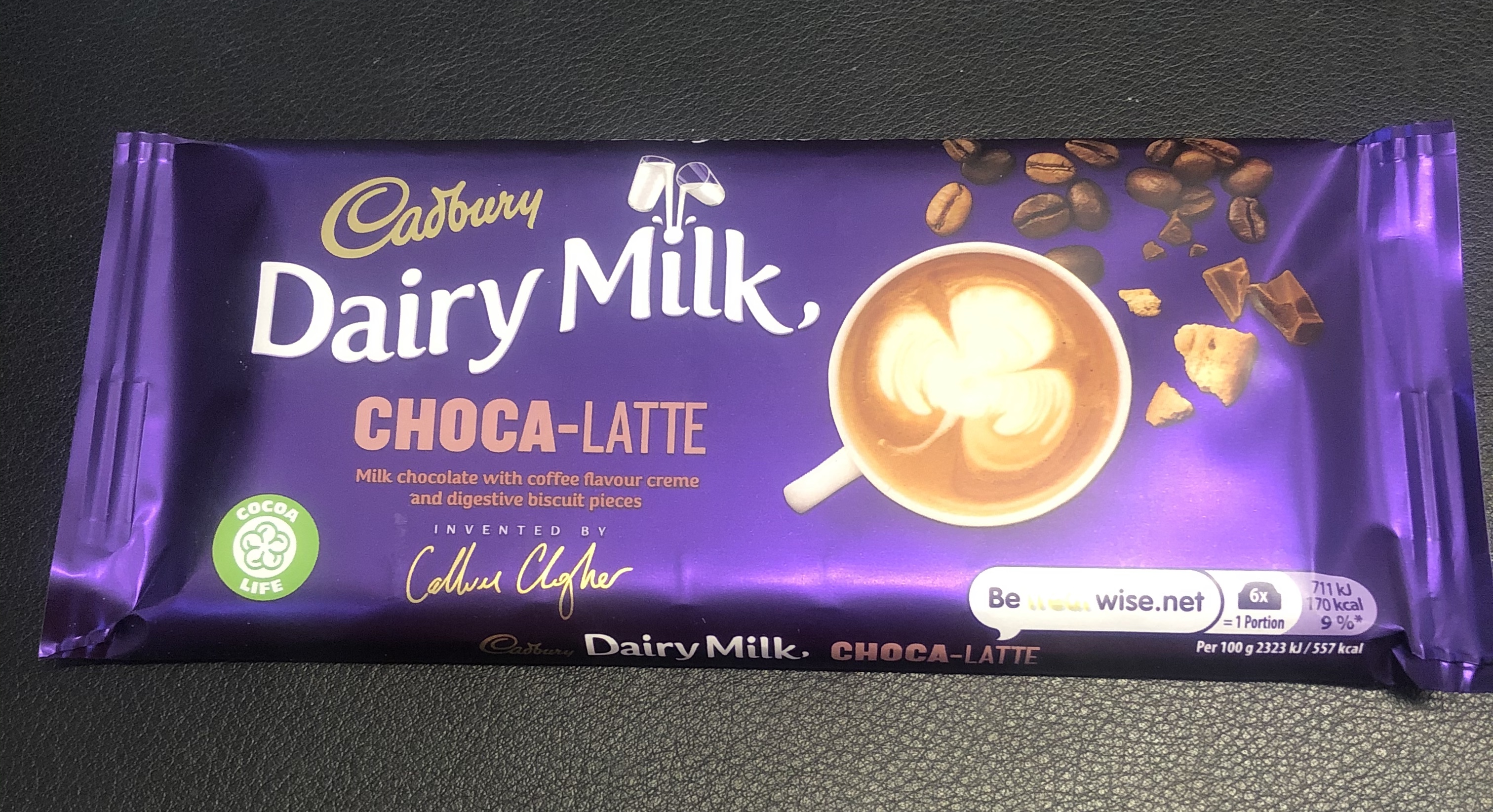 Cadbury Dairy Milk Choca-Latte Tafelschokolade 122,5g MHD:8.6.20